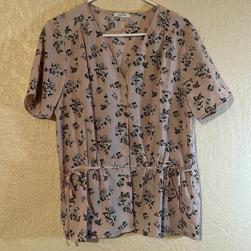 PLEIONE: Pink floral blouse Size: L